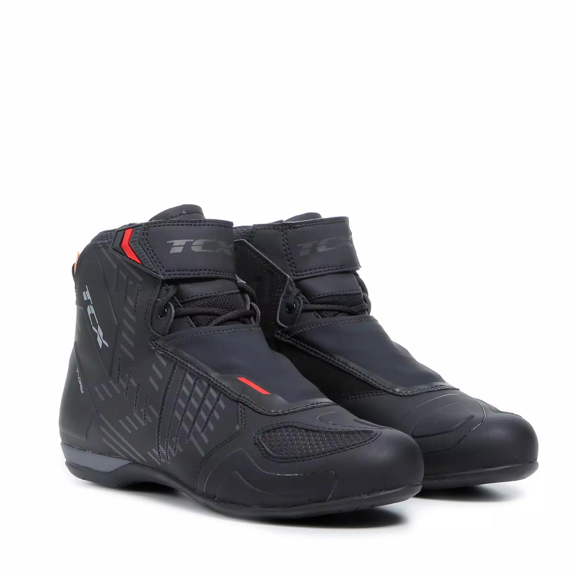 tcx r04d wp 001 scarpe moto impermeabili